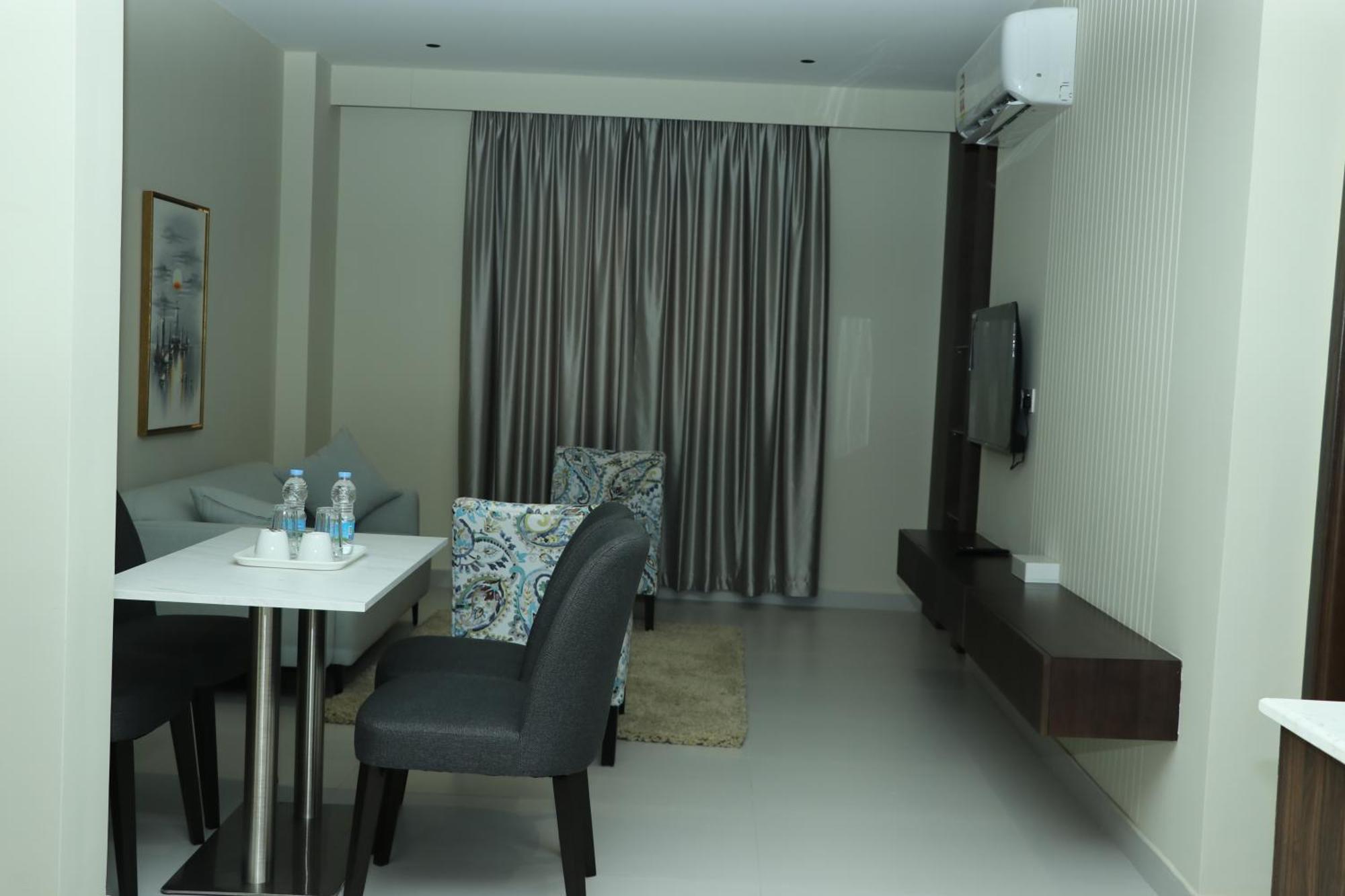 זאב Jarzez Hotel Apartments Al Hail מראה חיצוני תמונה