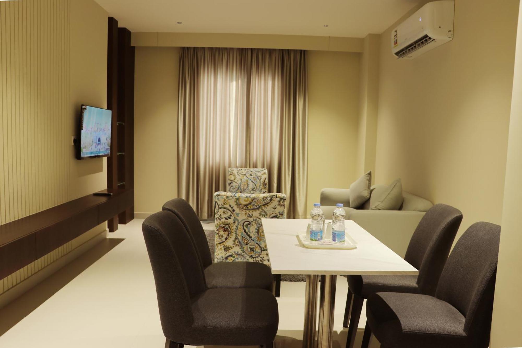 זאב Jarzez Hotel Apartments Al Hail מראה חיצוני תמונה