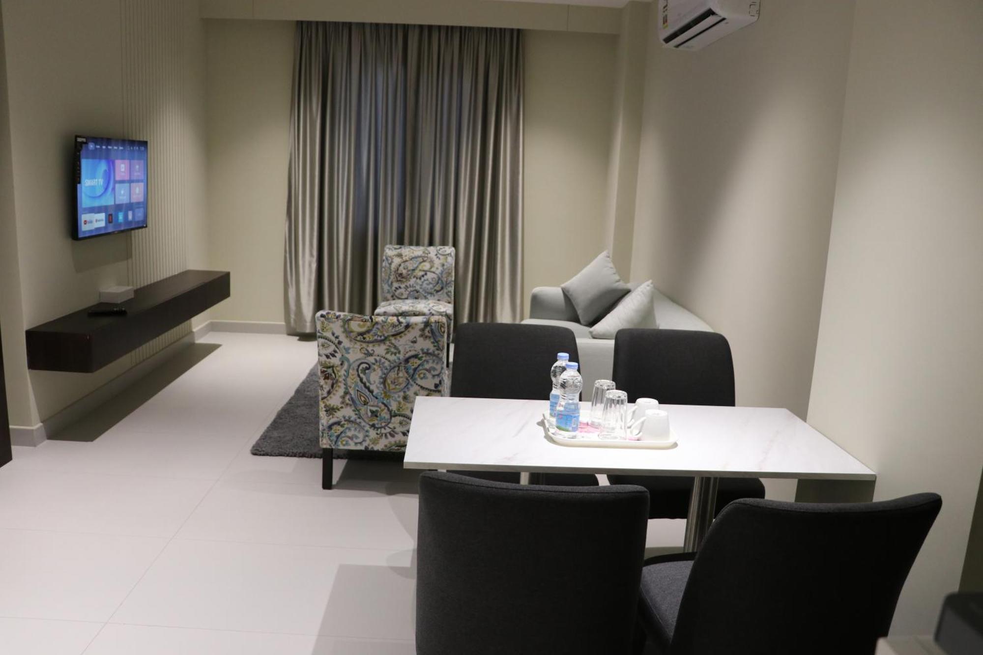 זאב Jarzez Hotel Apartments Al Hail מראה חיצוני תמונה