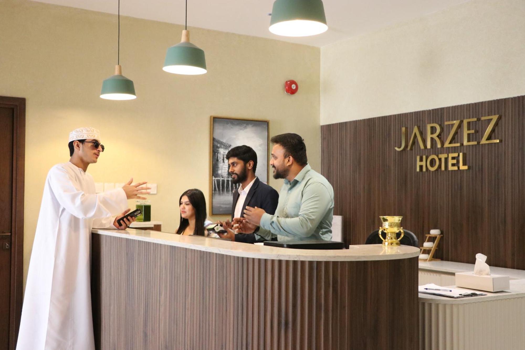 זאב Jarzez Hotel Apartments Al Hail מראה חיצוני תמונה